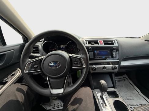 Used 2018 Subaru Outback 2.5i AWD/4WD image 12