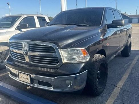 Used 2015 RAM 1500 Lone Star RWD image 2