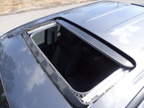 Used 2017 Toyota Tundra SR5 image 2