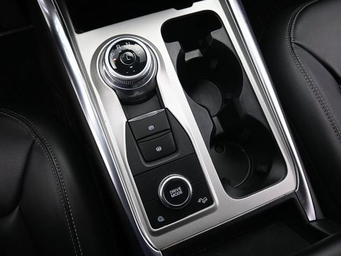 Certified 2023 Ford Explorer XLT w/ Equipment Group 202A image 19