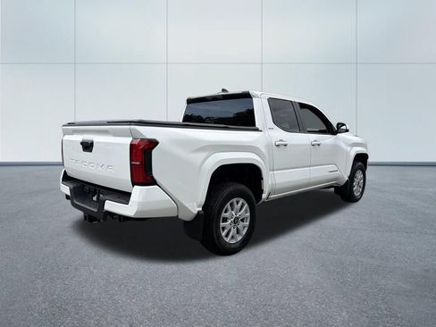 Used 2025 Toyota Tacoma SR5 RWD image 5