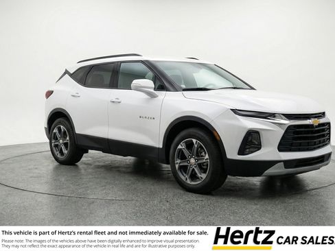 Used 2025 Chevrolet Blazer LT FWD image 1