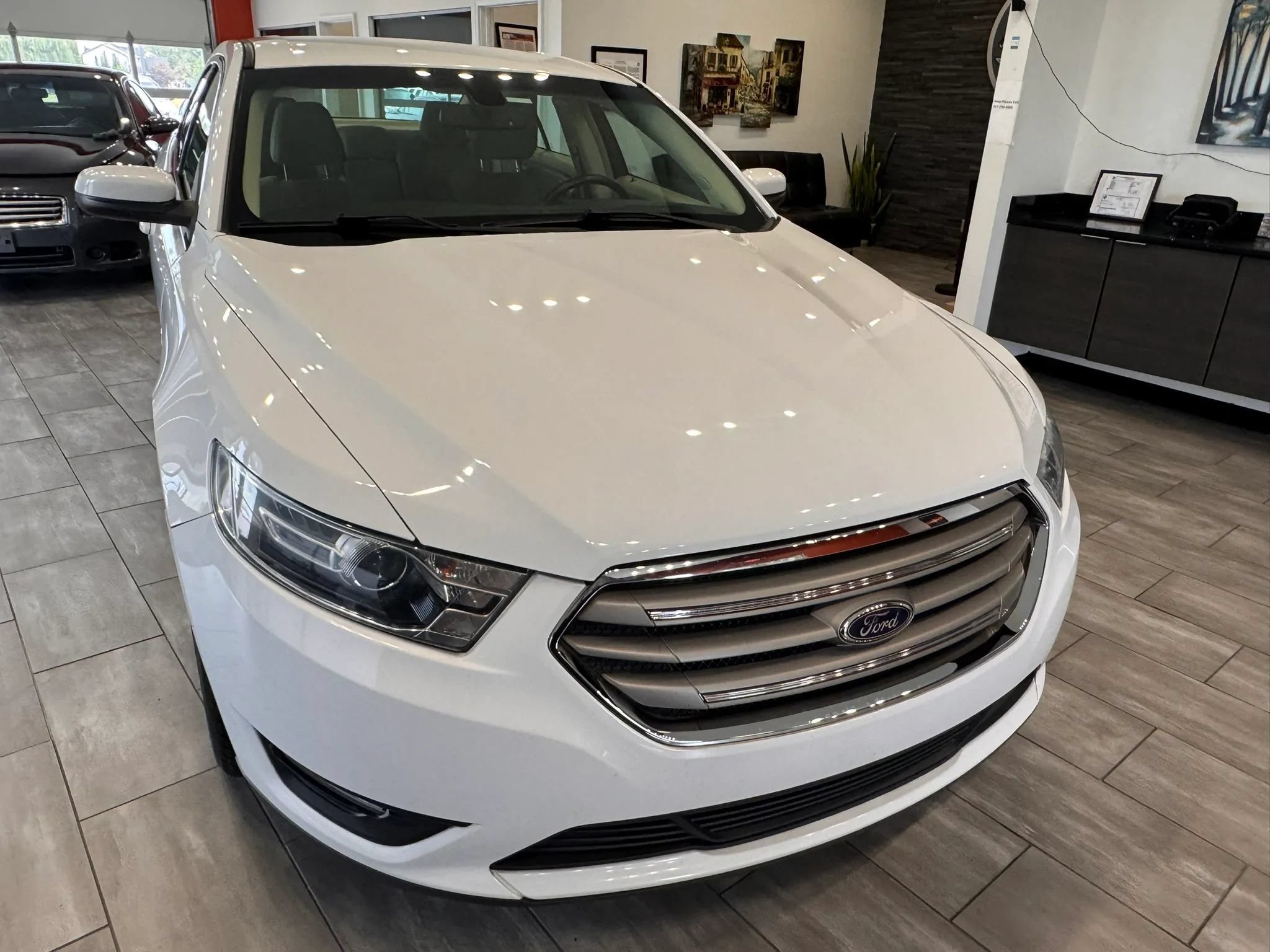 Used 2016 Ford Taurus SEL FWD image 3