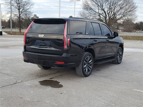 Used 2022 Cadillac Escalade Sport w/ LPO, Floor Liner Package image 3