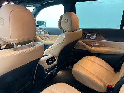 New 2026 Mercedes-Benz GLS 580 4MATIC image 19
