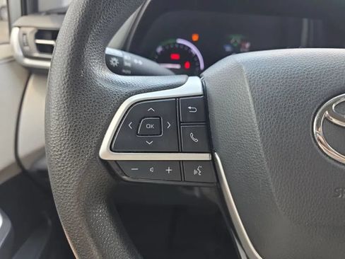 Used 2021 Toyota Sienna LE w/ LE Plus Package FWD image 19