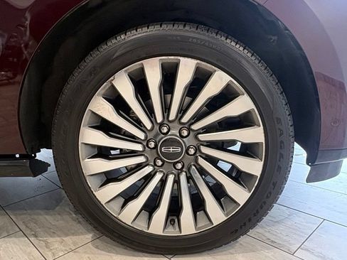 Used 2019 Lincoln Navigator Reserve w/ Cargo Package AWD/4WD image 11