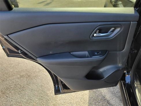 Used 2026 Nissan Rogue SV image 14