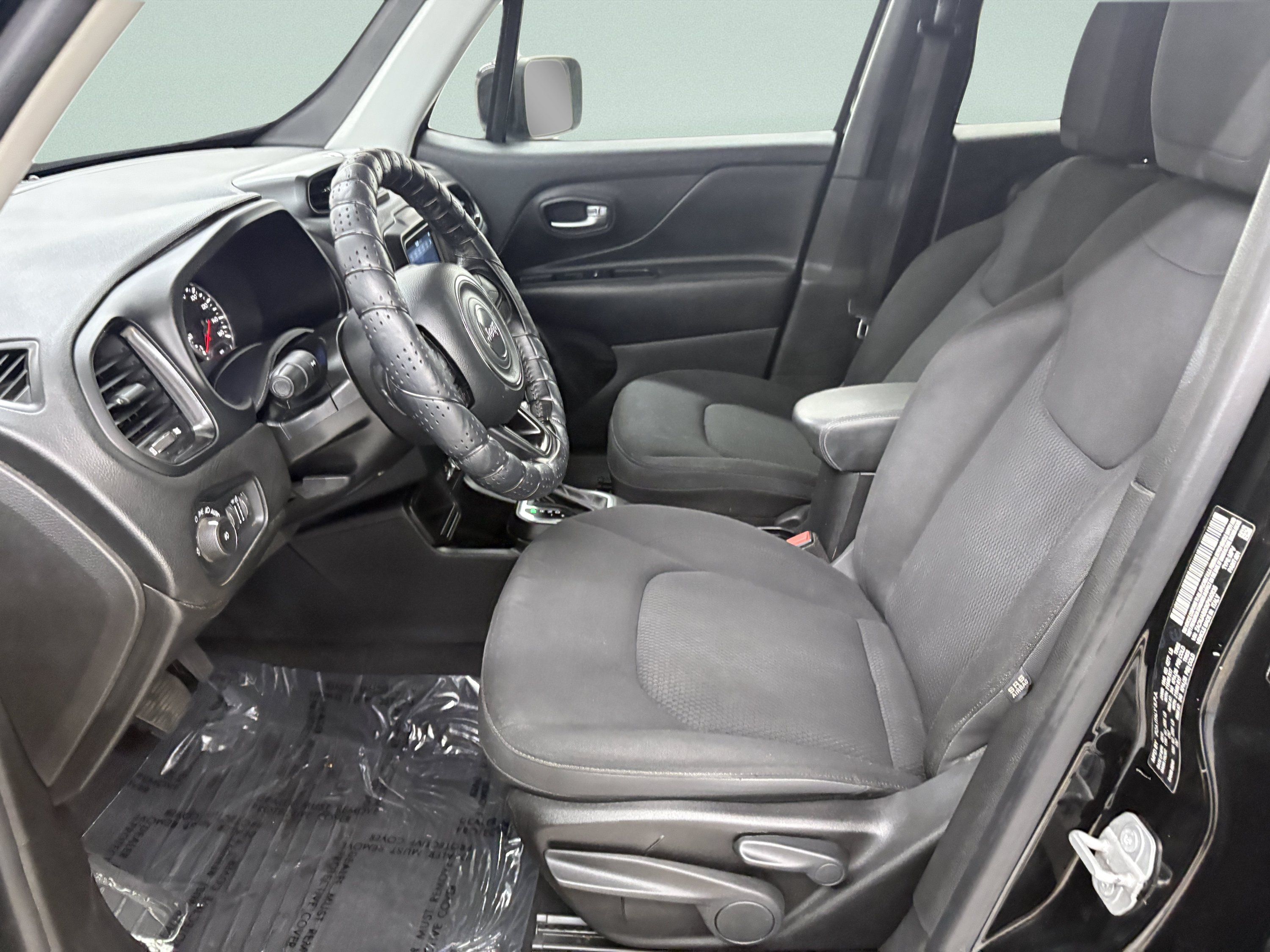 Used 2019 Jeep Renegade Altitude w/ Quick Order Package 2XM FWD image 11
