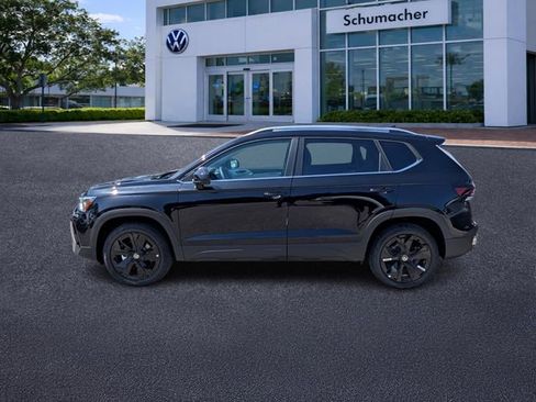 New 2026 Volkswagen Taos SE FWD image 4