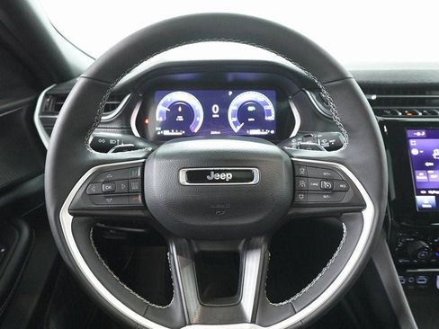 Used 2025 Jeep Grand Cherokee L Laredo w/ Luxury Tech Group I AWD/4WD image 18