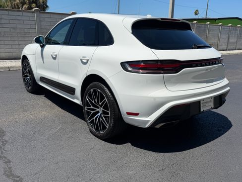 Used 2023 Porsche Macan AWD/4WD image 3