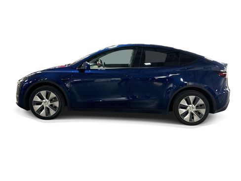 Certified 2022 Tesla Model Y Long Range AWD/4WD image 3