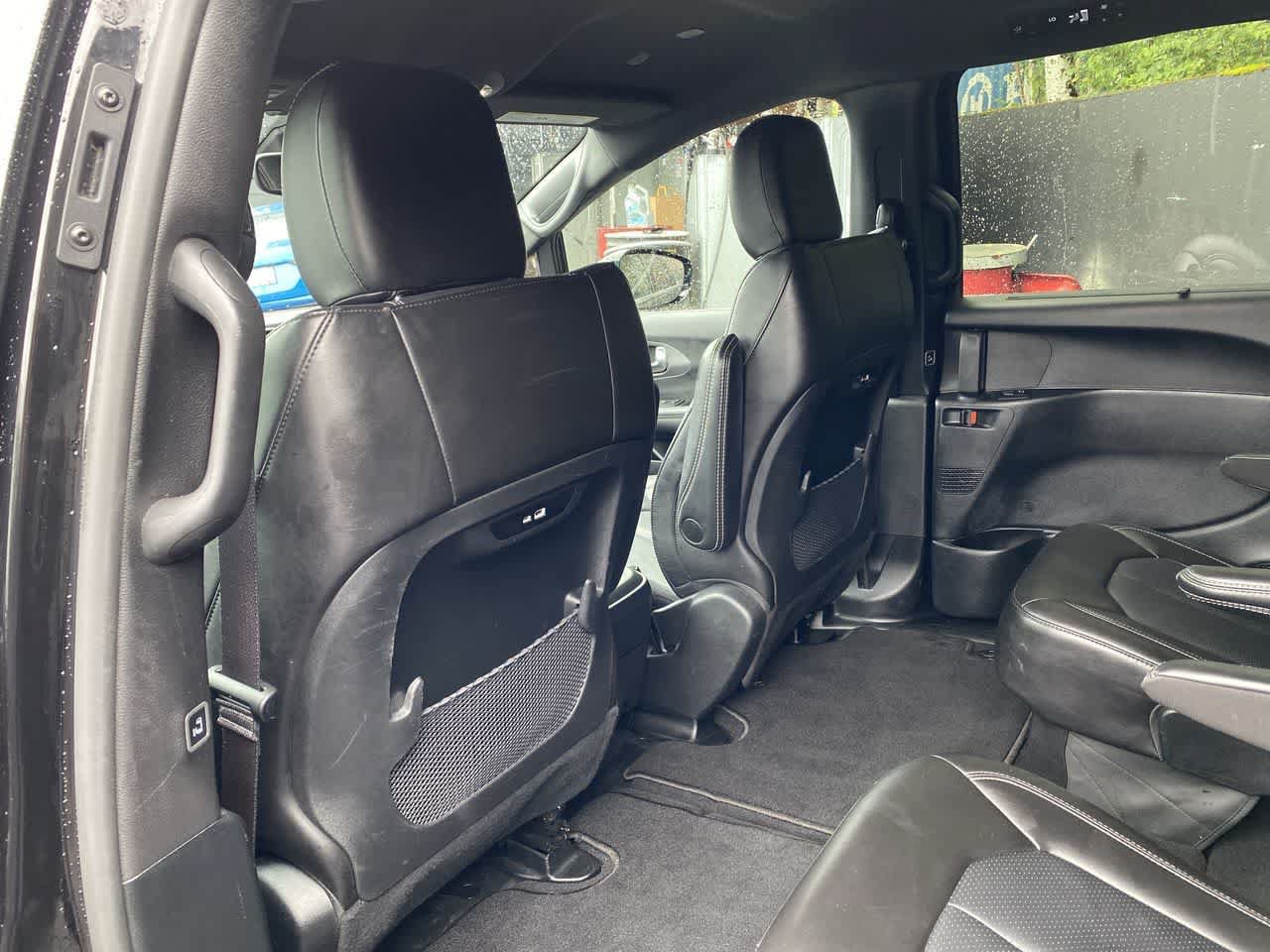 Used 2025 Chrysler Pacifica Select FWD image 14