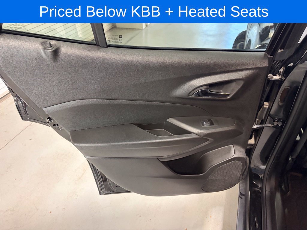 Used 2024 Chevrolet Trax LT w/ LT Convenience Package FWD image 13