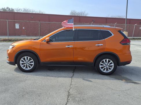 Used 2017 Nissan Rogue SV image 7