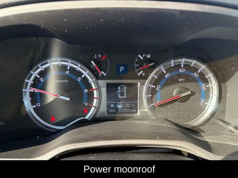 Used 2016 Toyota 4Runner Limited image 9