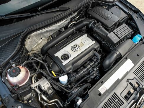 Used 2017 Volkswagen Tiguan S image 48