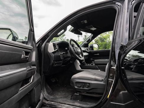 Used 2025 Toyota Tundra SR5 w/ SR5 Convenience Package AWD/4WD image 17