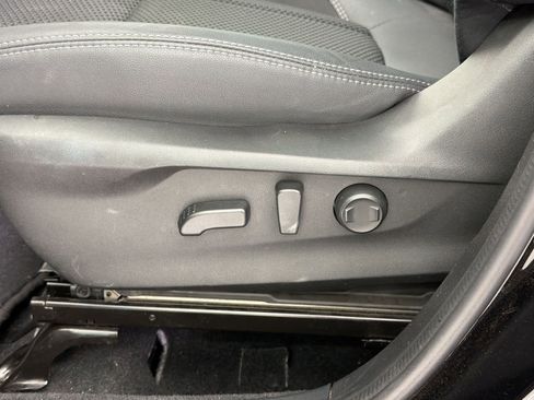 Used 2019 Subaru Forester Premium AWD/4WD image 12