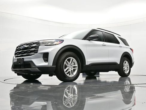 New 2026 Ford Explorer Active image 38