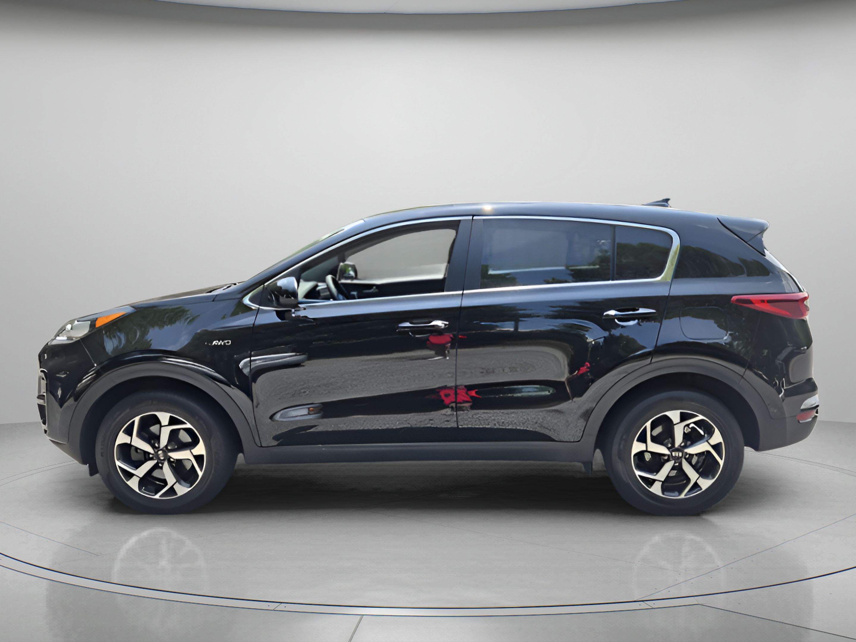 Used 2020 Kia Sportage LX AWD/4WD image 2