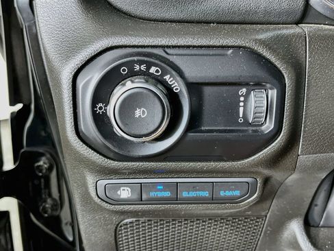 Used 2023 Jeep Wrangler Unlimited Sahara w/ Cold Weather Group AWD/4WD image 12