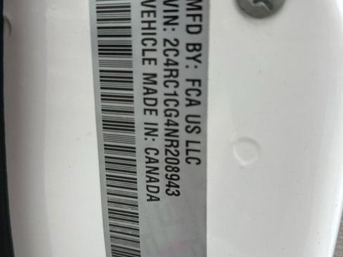 Used 2022 Chrysler Voyager LX image 15