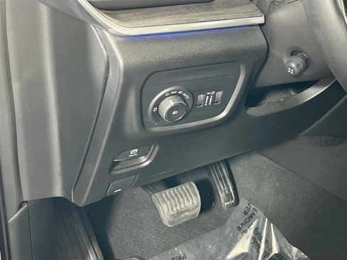 Used 2022 Jeep Grand Cherokee Overland image 10