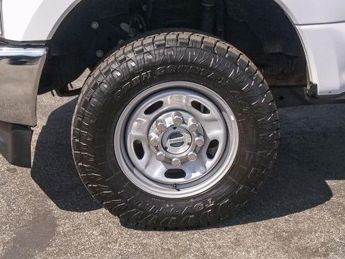Used 2019 Ford F350 XL w/ Power Equipment Group AWD/4WD image 5