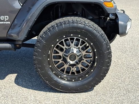 Used 2020 Jeep Gladiator Overland AWD/4WD image 8