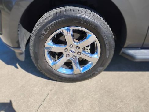 Used 2020 Ford Expedition XLT image 10