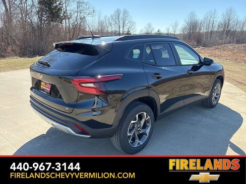 New 2026 Chevrolet Trax LT w/ Driver Confidence Package image 9