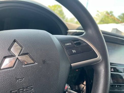 Used 2019 Mitsubishi Outlander ES FWD image 27
