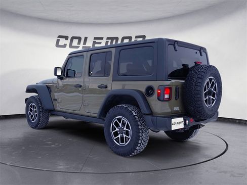 Used 2025 Jeep Wrangler Willys image 3