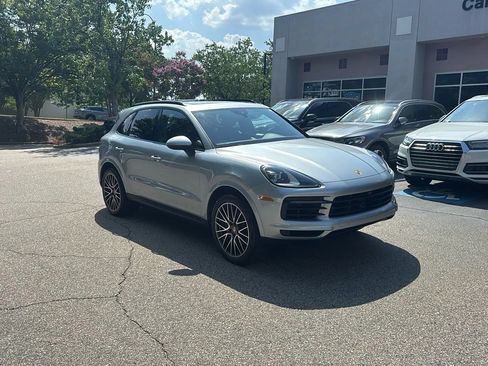Used 2020 Porsche Cayenne AWD/4WD image 3