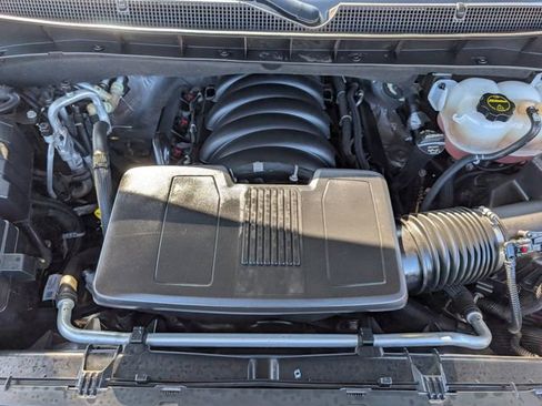 Used 2024 Chevrolet Suburban LT image 29