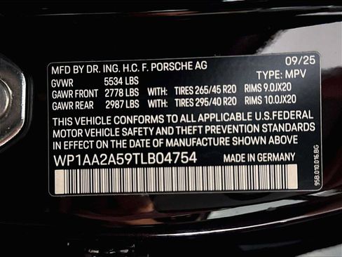 Used 2026 Porsche Macan AWD/4WD image 35