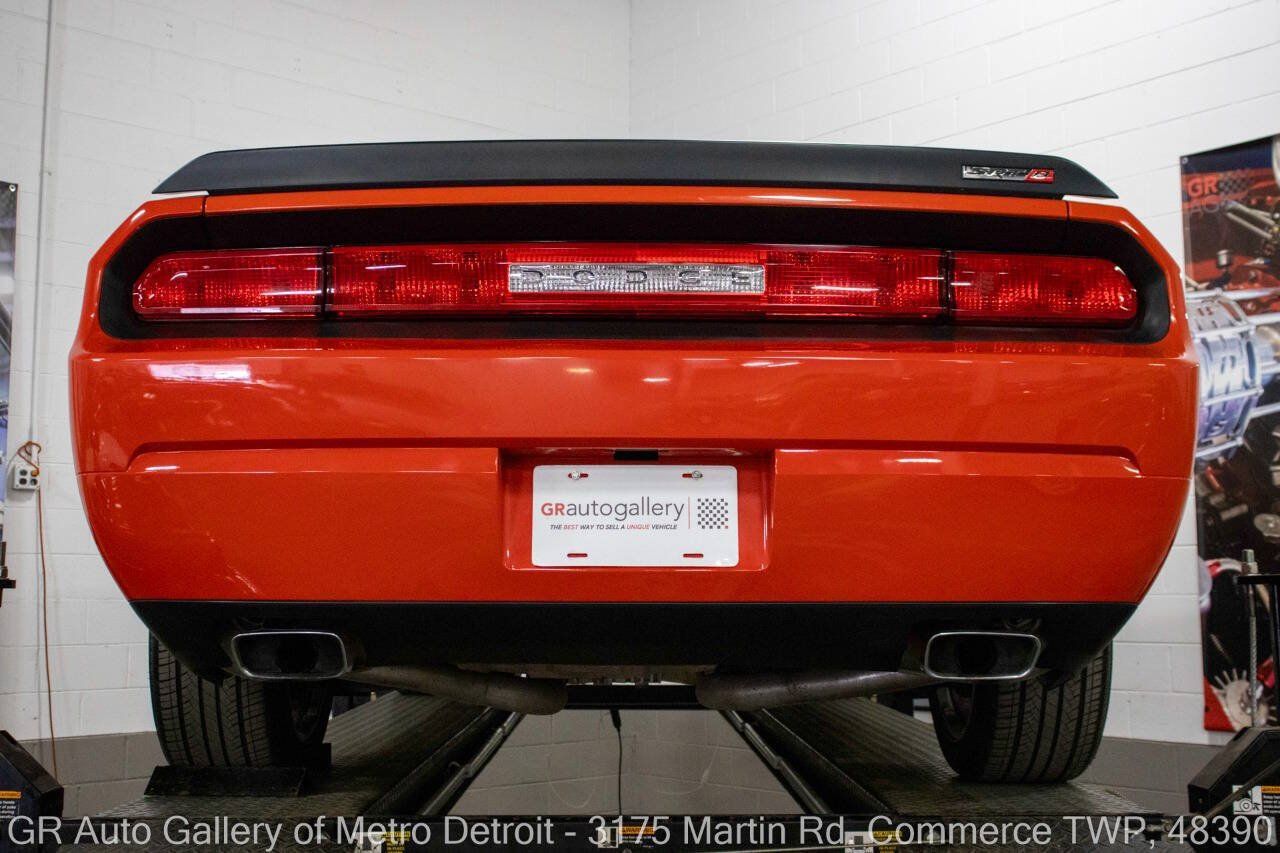Used 2009 Dodge Challenger SRT8 w/ SRT Option Group II RWD image 20