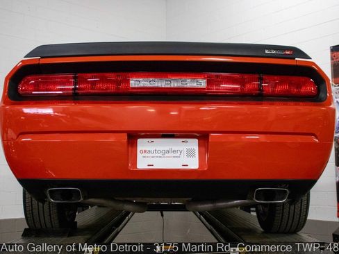 Used 2009 Dodge Challenger SRT8 w/ SRT Option Group II RWD image 20