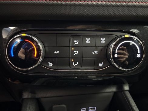 Certified 2025 Chevrolet TrailBlazer RS w/ Driver Confidence Package image 28