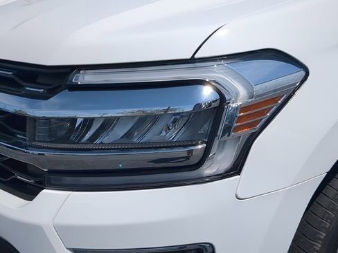 Used 2024 Ford Expedition Limited image 10
