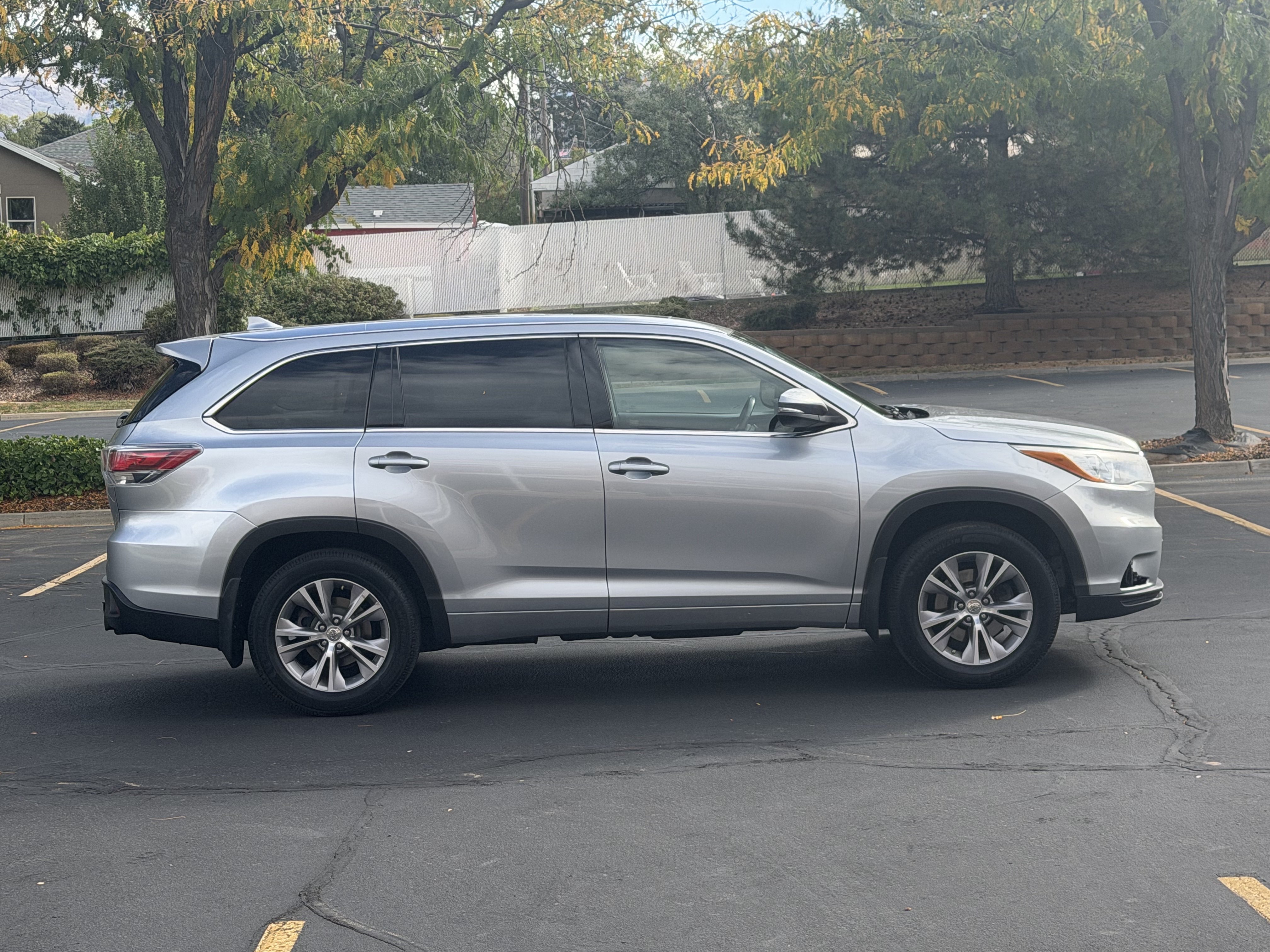 Used 2015 Toyota Highlander XLE AWD/4WD image 7