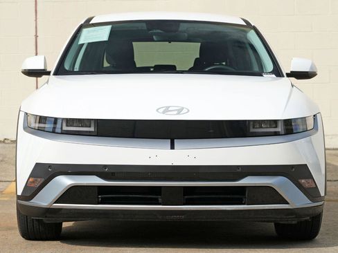 Used 2025 Hyundai Ioniq 5 SE RWD image 6