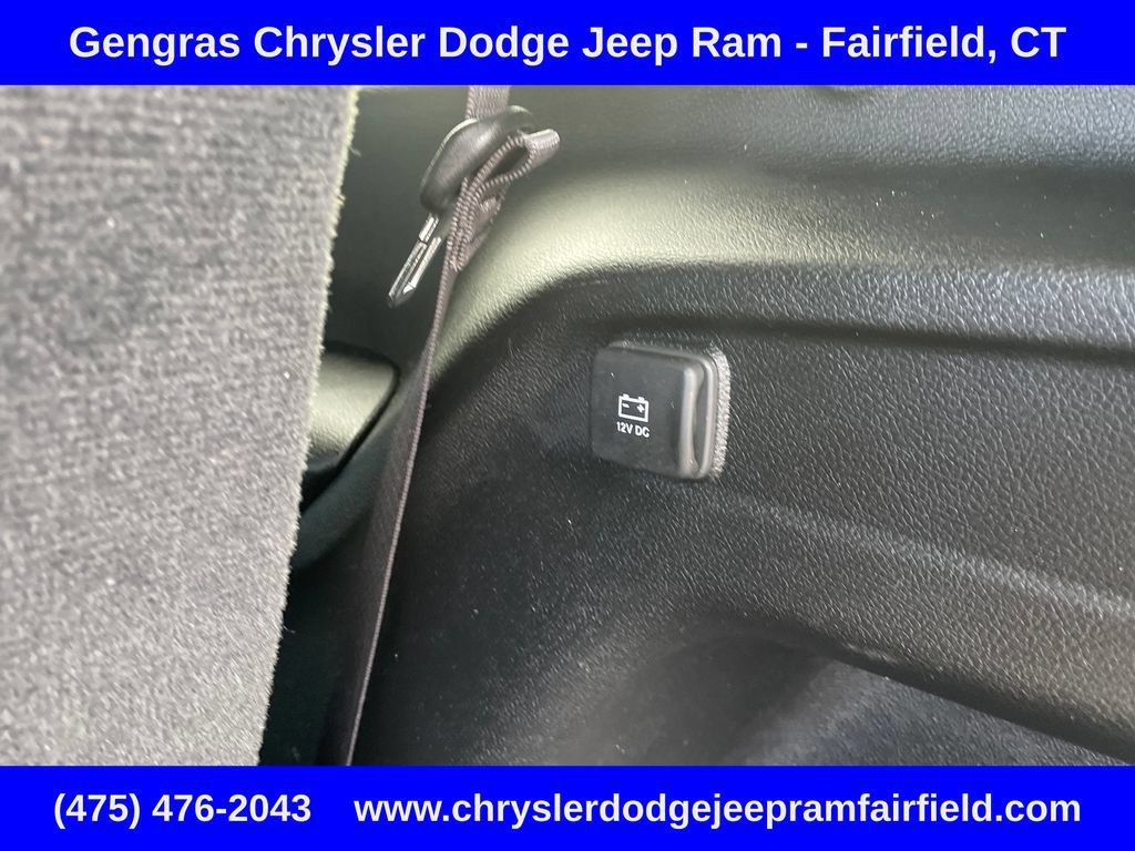 Used 2023 Jeep Grand Cherokee L Altitude AWD/4WD image 37