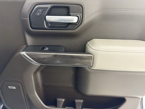 Used 2020 Chevrolet Silverado 1500 LTZ w/ LTZ Premium Package image 12