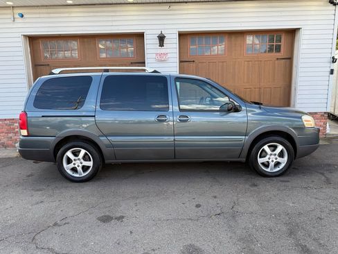Used 2005 Pontiac Montana SV6 image 2