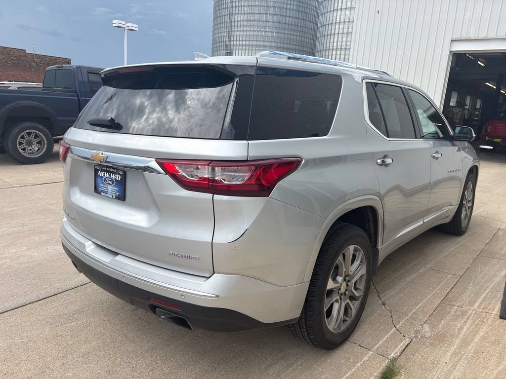 Used 2021 Chevrolet Traverse Premier AWD/4WD image 3