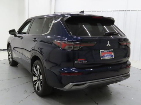 New 2025 Mitsubishi Outlander SE image 5