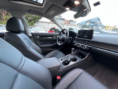 Used 2022 Honda Civic Touring image 18